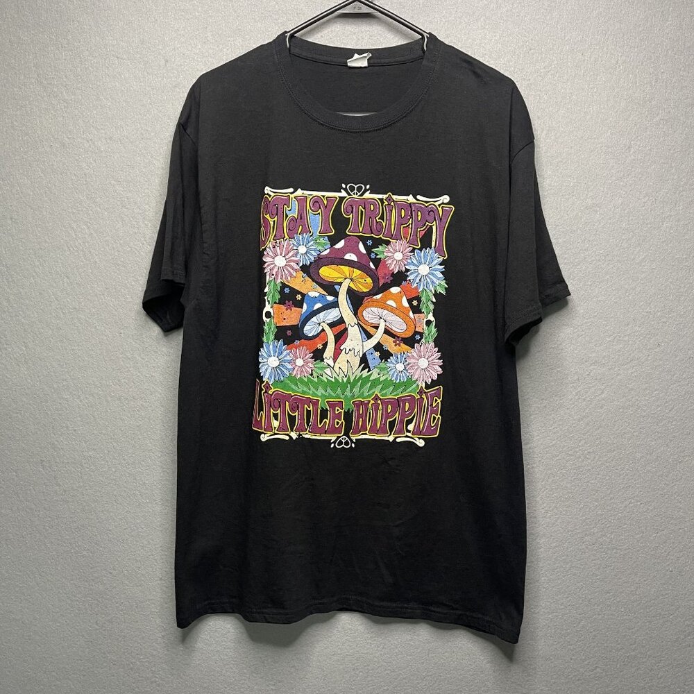 Stay Trippy Little Hippie Graphic Black Short Sleeve T-Shirt L
